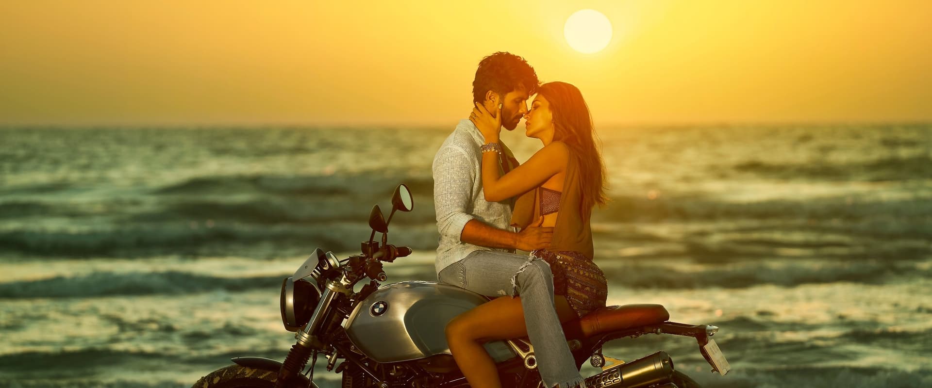 دانلود فیلم Teri Baaton Mein Aisa Uljha Jiya 2024 (حرف هات منو به دام انداخت 2024) بدون سانسور با زیرنویس فارسی