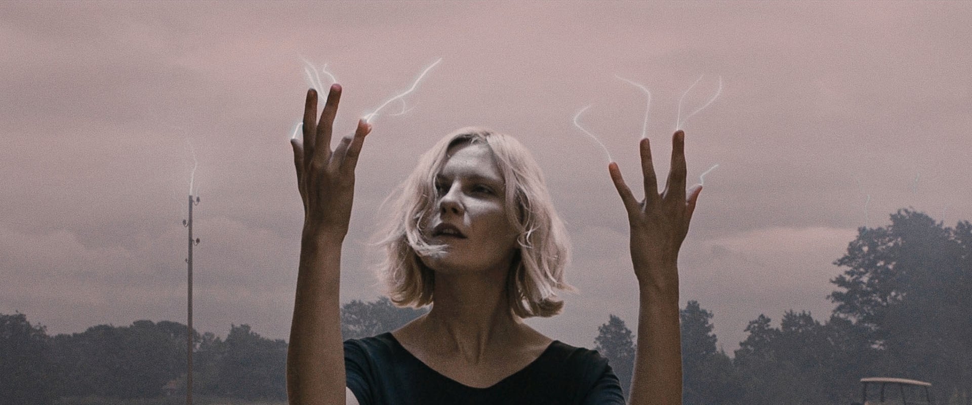 دانلود فیلم Melancholia 2011 (مالیخولیا 2011) بدون سانسور با زیرنویس فارسی