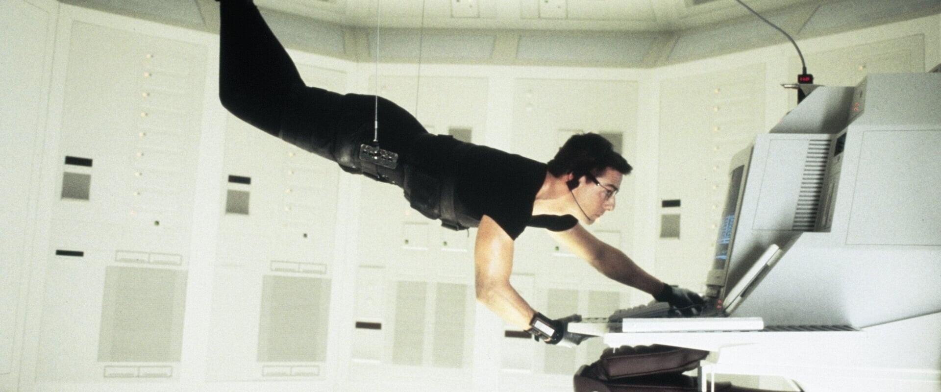 دانلود فیلم Mission: Impossible 1996 (مأموریت غیرممکن 1996) بدون سانسور با زیرنویس فارسی