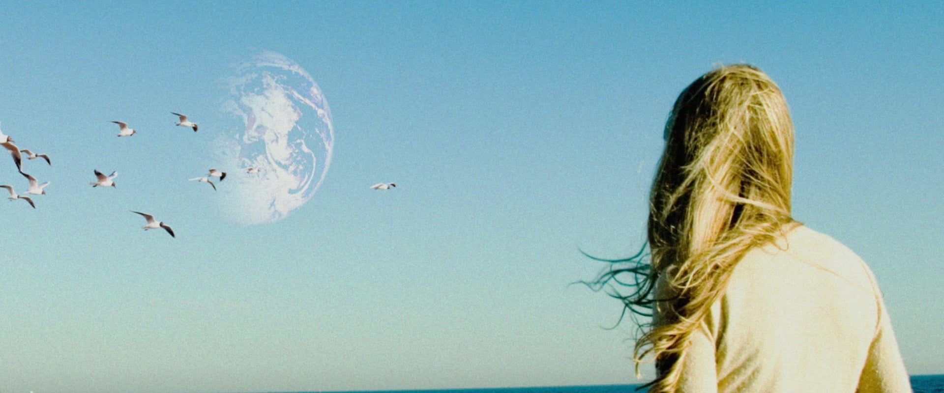 دانلود فیلم Another Earth 2011 (زمینی دیگر 2011) بدون سانسور با زیرنویس فارسی