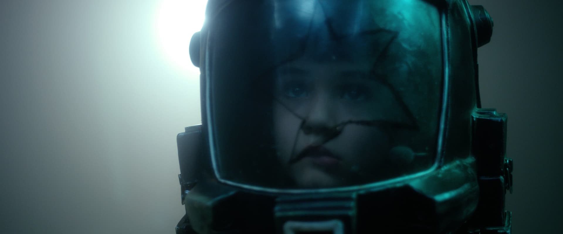 دانلود فیلم Light 2024 (نور 2024) بدون سانسور با زیرنویس فارسی