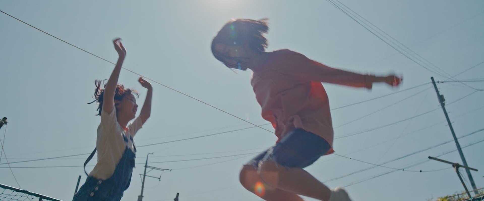 دانلود فیلم House of Hummingbird 2018 (خانه مرغ مگس‌خوار 2018) بدون سانسور با زیرنویس فارسی