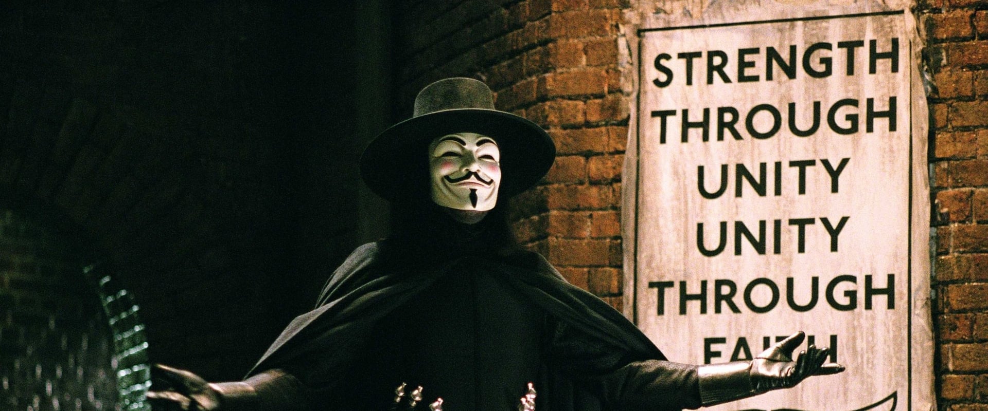 دانلود فیلم V for Vendetta 2005 (وی مثل وندتا 2005) بدون سانسور با زیرنویس فارسی