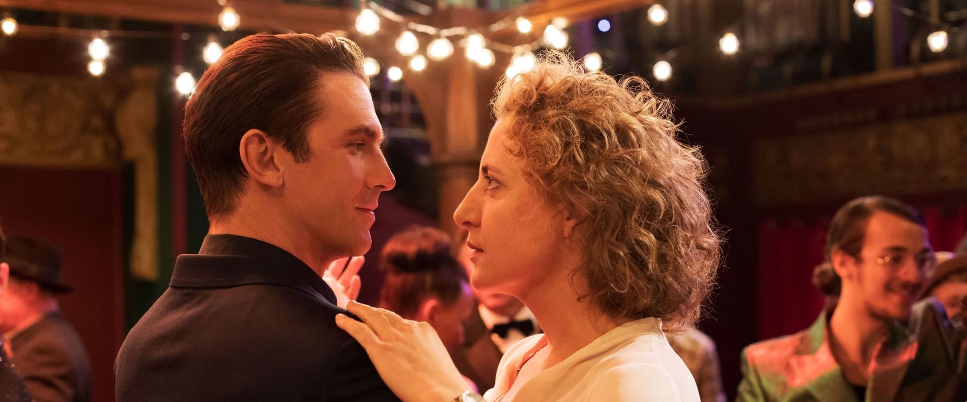 دانلود فیلم I’m Your Man 2021 (من آدم تو هستم 2021) بدون سانسور با زیرنویس فارسی