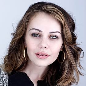 Alexis Dziena
