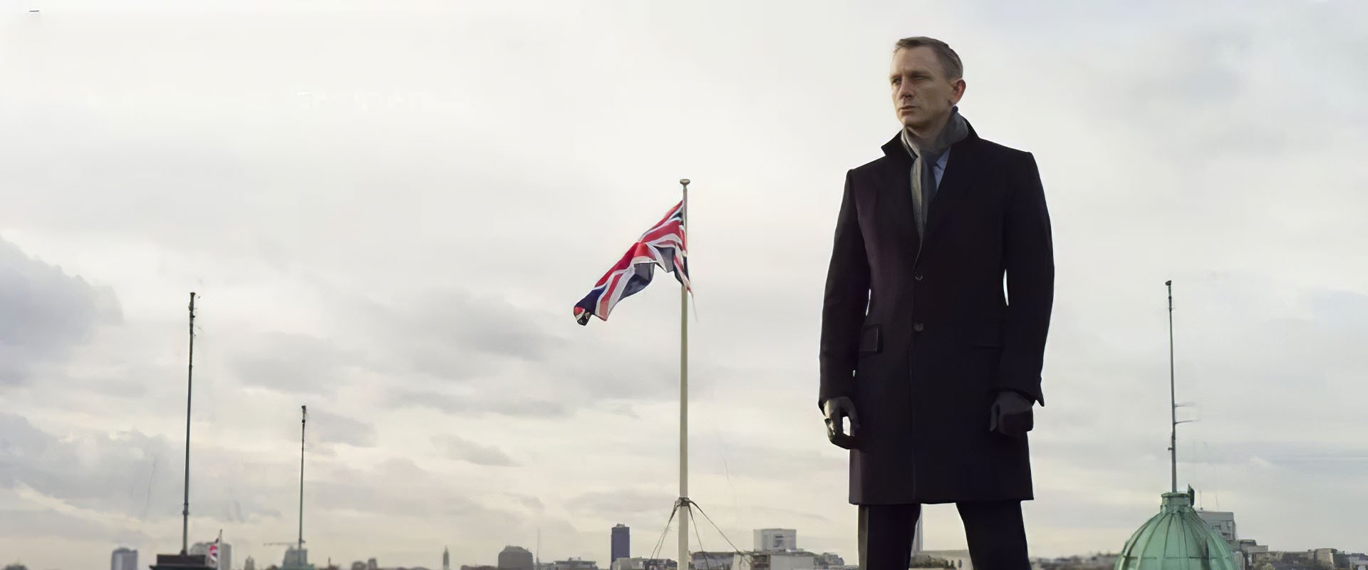 دانلود فیلم Skyfall 2012 (اسکای‌فال 2012) بدون سانسور با زیرنویس فارسی