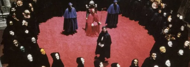 نقد فیلم چشمان کاملاً بسته (Eyes Wide Shut 1999): سفری به تاریکی ذهن و قلب