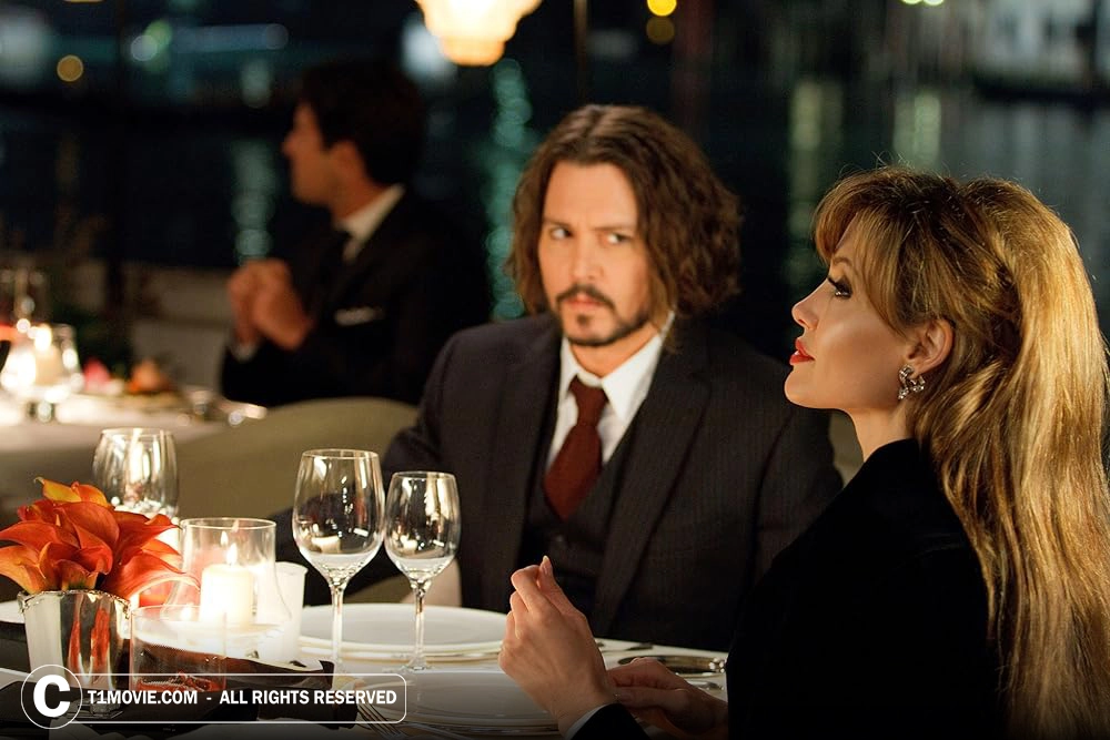 جانی دپ و انجلینل جولی در فیلم توریست 2010