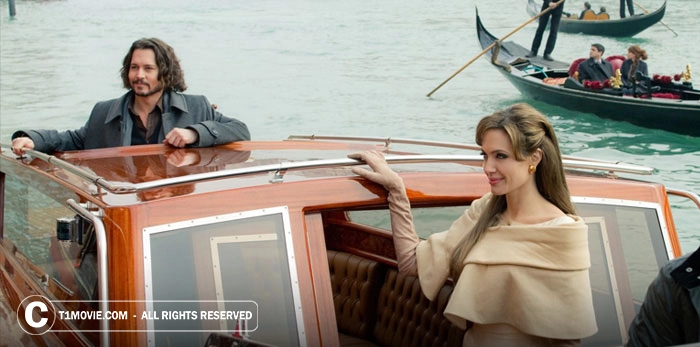 جانی دپ و انجلینل جولی در فیلم توریست 2010