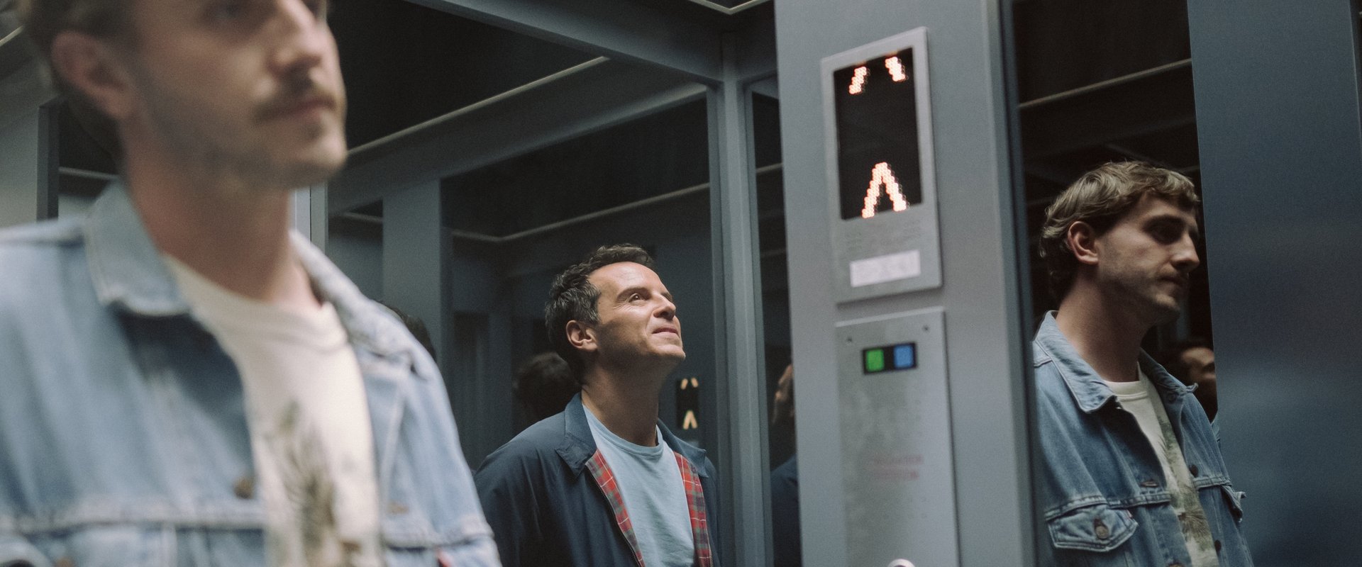 دانلود فیلم All of Us Strangers 2023 (همه ما غریبه‌ها 2023) بدون سانسور با زیرنویس فارسی