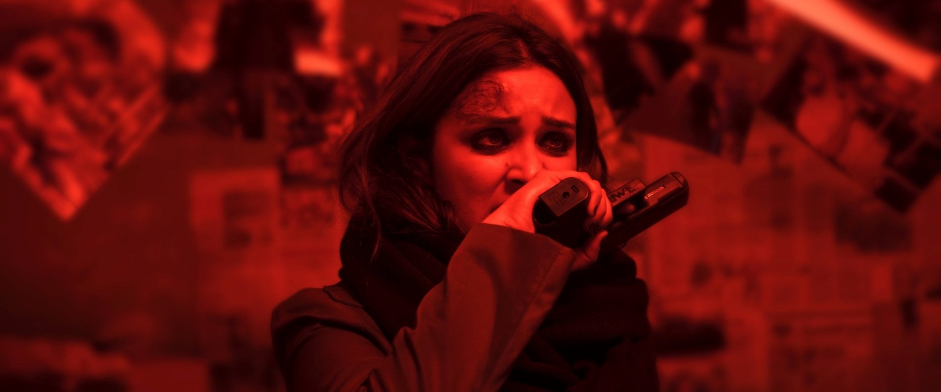 دانلود فیلم The Girl on the Train 2021 (دختری در قطار 2021) بدون سانسور با زیرنویس فارسی