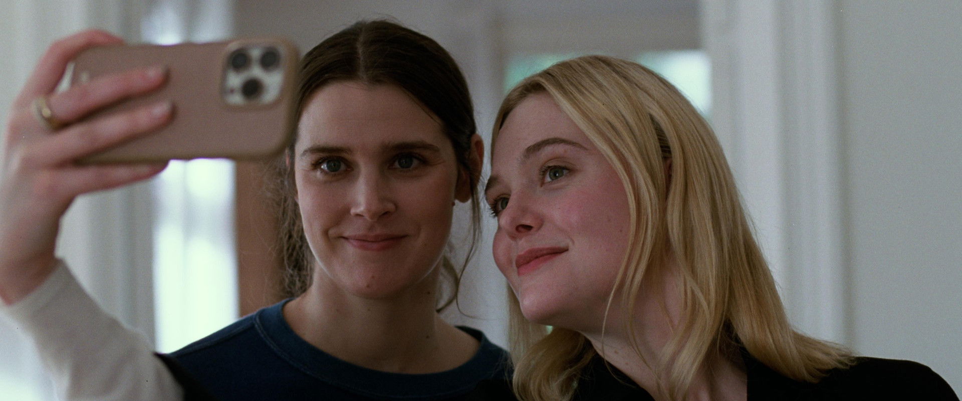 دانلود فیلم Sentimental Value 2025 (ارزش عاطفی 2025) بدون سانسور با زیرنویس فارسی