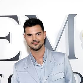 Go to Taylor Lautner