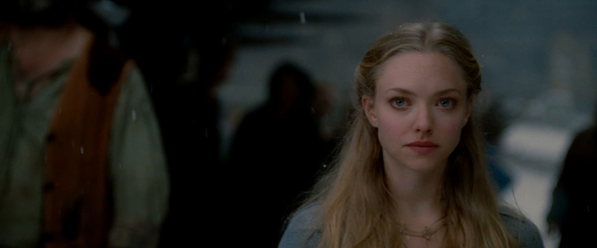 دانلود فیلم Red Riding Hood 2011 (شنل‌قرمزی 2011) بدون سانسور با زیرنویس فارسی